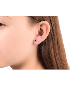 Aretes Mancini de oro 10 K con acabado brillante zirconia