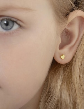 Broqueles de corazón In Season Jewelry de oro con acabado brillante