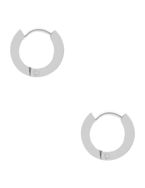 Aretes huggies circulares con acabado brillante