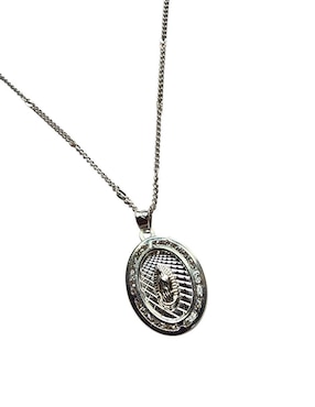 Medalla y cadena Virgen de Guadalupe ovalada Limerence By Claudia Herrera de plata P 925