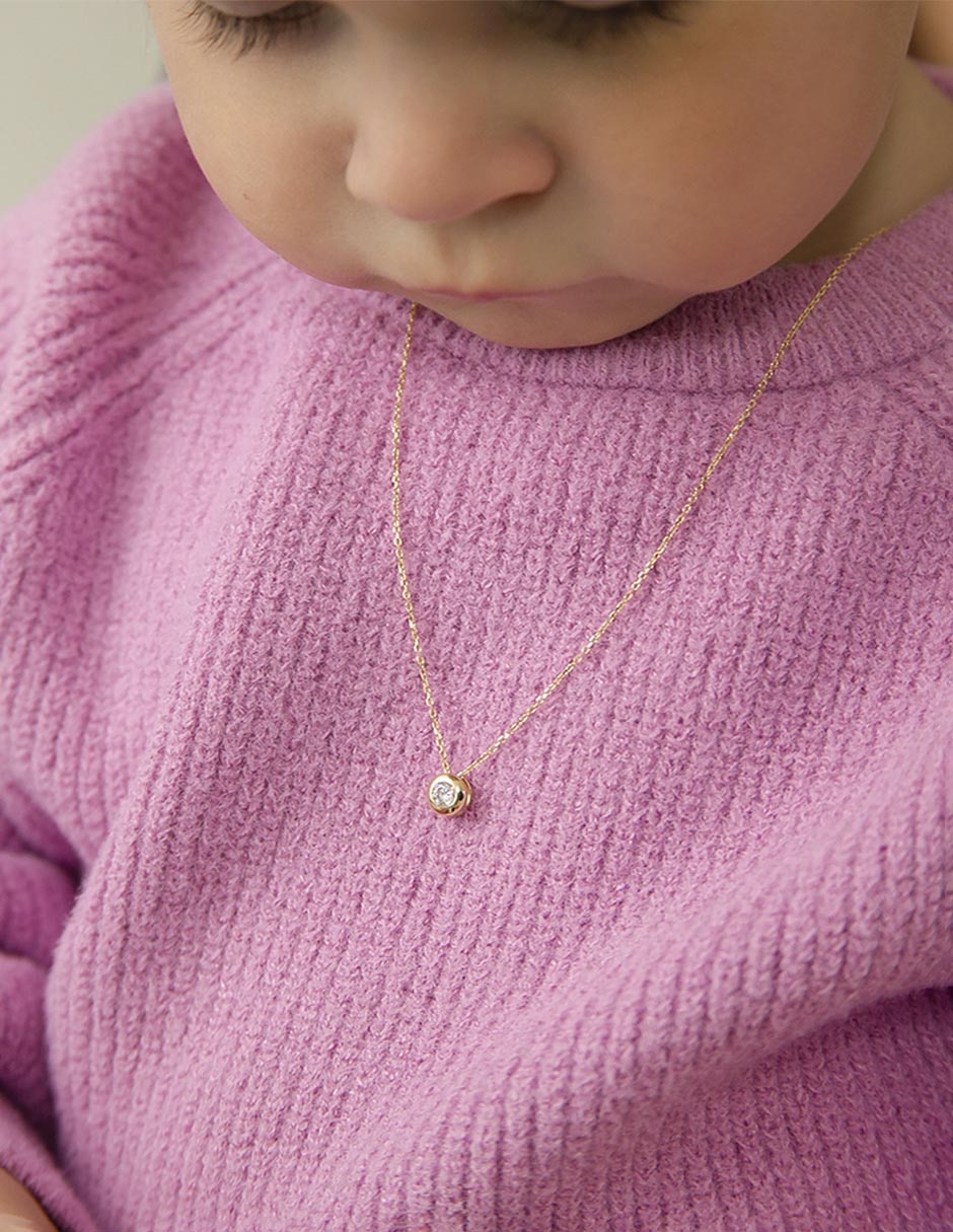 Medalla y cadena de oro amarillo 14 K 3