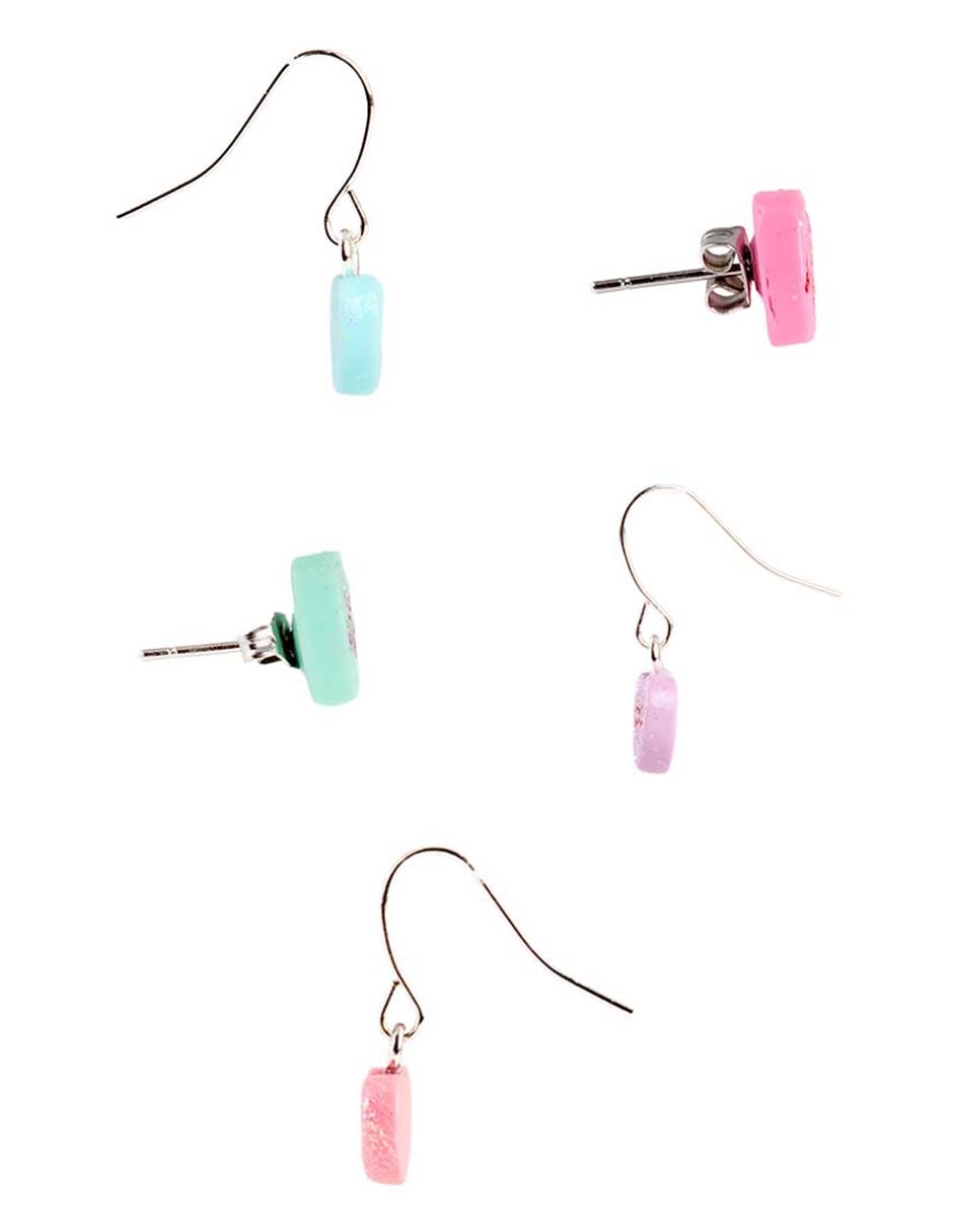 Set de aretes de corazón con acabado brillante 3