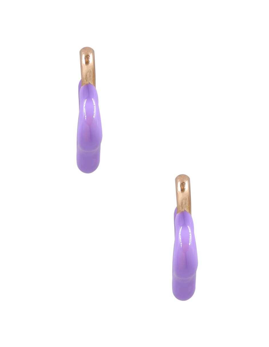 Aretes cortos con acabado brillante