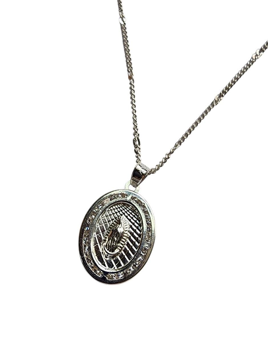 Medalla y cadena Virgen de Guadalupe ovalada de plata P 925 2